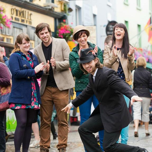 Buskers and street performers in Galway